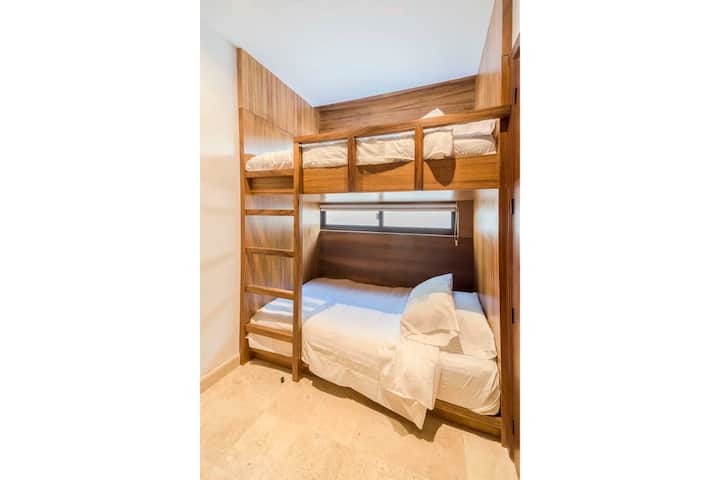 Chumba cha kulala 5 na vitanda vya ghorofa, kizuri kwa watoto