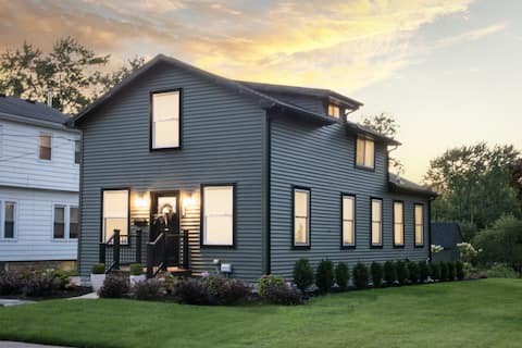 Luxury & Charm in Downtown Perrysburg!