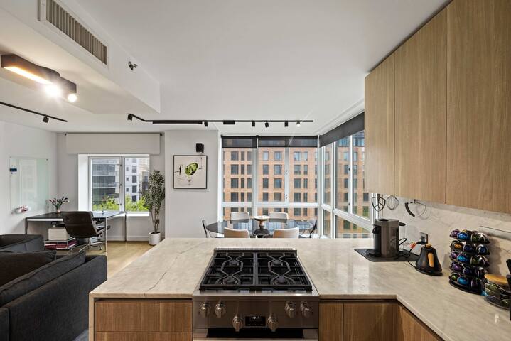 Houston by Rove Travel | Patio & Shared Rooftop gallery image 4