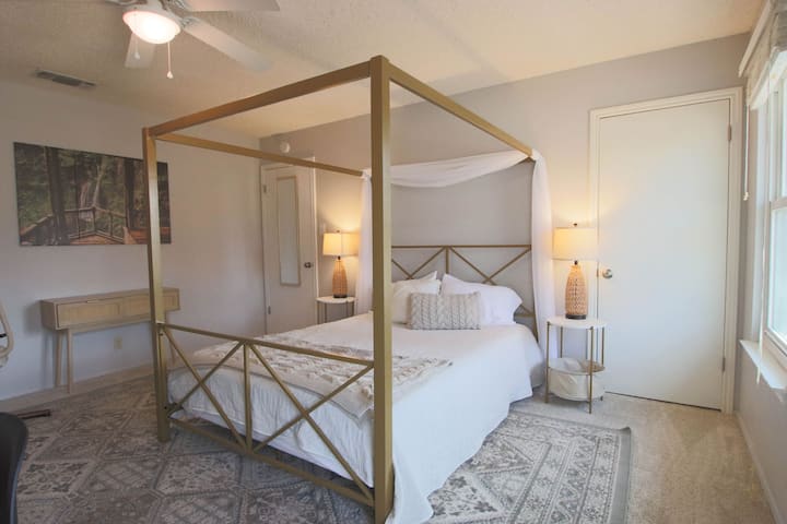 Spacious Room With Private Bath In No Austin - Cedar Park, TX