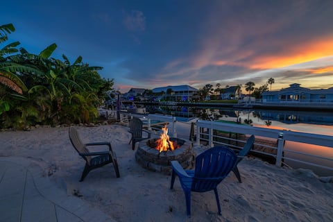 Relax & Play: 5BR w/ Pool, Kayaks & Ping-Pong