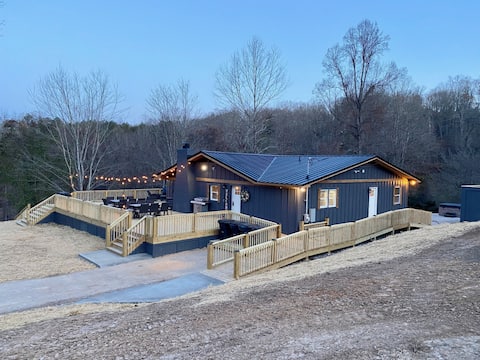 Captain Brown's Lake Escape on Norris Lake