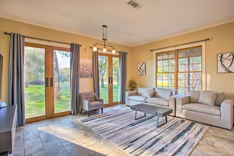 Charming Gainesville Retreat: Barn, Horses Welcome