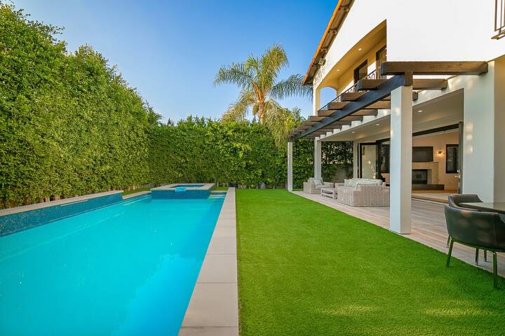 The Beverly Grove Villa gallery image 2