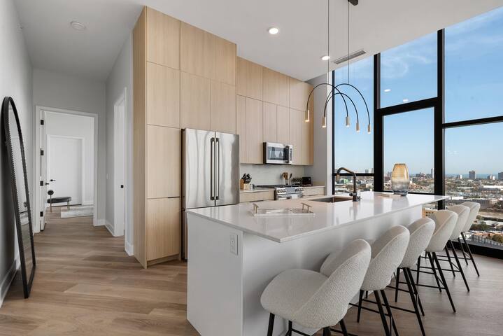 Luxury 3BR Penthouses + Group Comfort Awaits gallery image 2