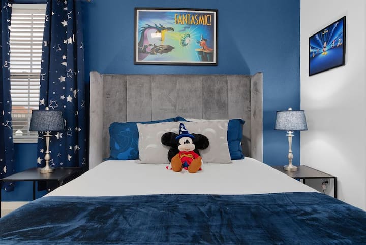 BR #10  "Mickey Fantasmic" Themed w/ Queen Bed - Ensuite BA   - Level Two
