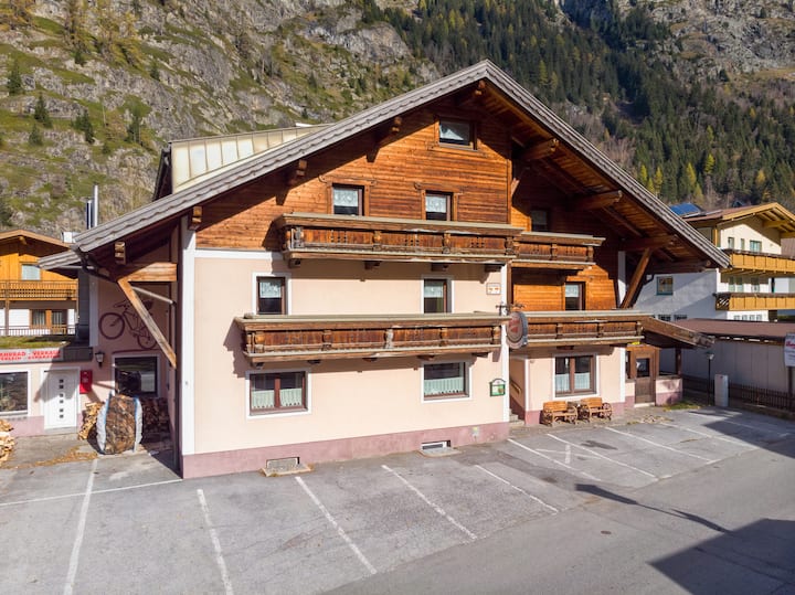 Maison De Groupe Spacieuse Avec Sauna Privé - Sölden