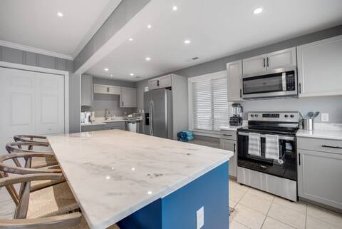 Coastal Bliss w/6 Beds Walking Distance to Beach