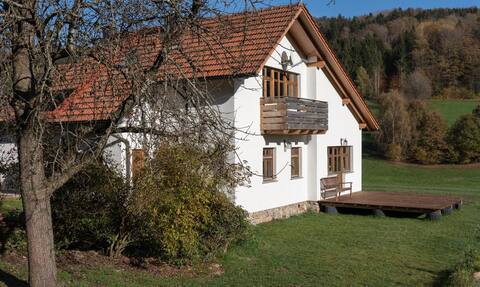Quiet house (100 sqm) with garden (quiet house)