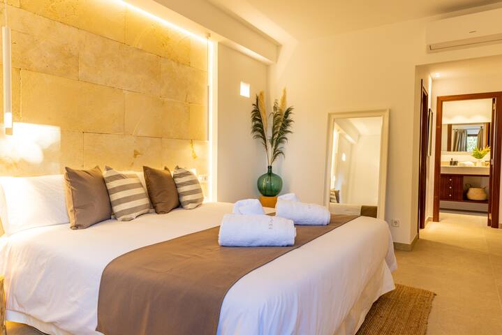 Es Mirador de Vernissa. Jacuzzi, sauna and pool gallery image 5