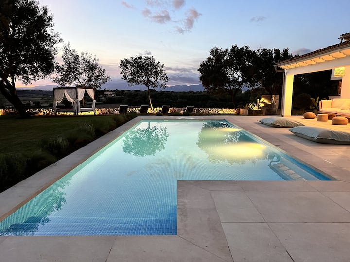 Es Mirador de Vernissa. Hot tub, sauna and pool