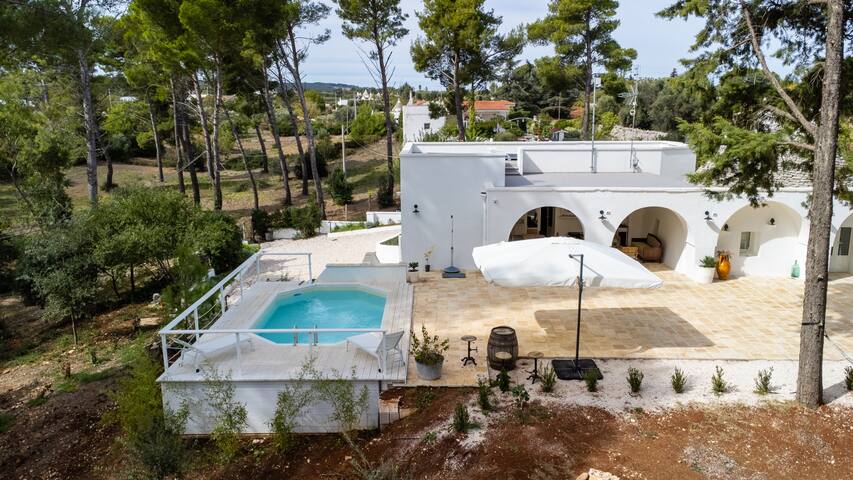 Wonderful Italy | Trulli Julia con piscina gallery image 2