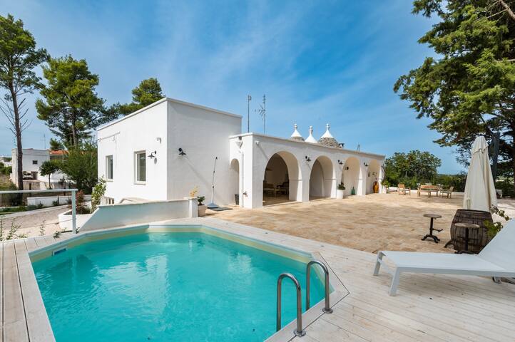 Wonderful Italy | Trulli Julia con piscina gallery image 3