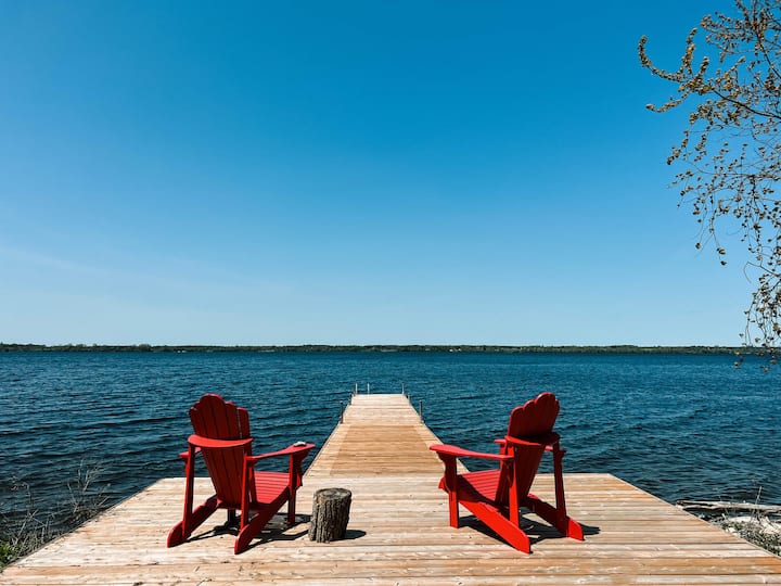 Tanglewood Large Waterfront Home in PEC Houses for Rent in Prince