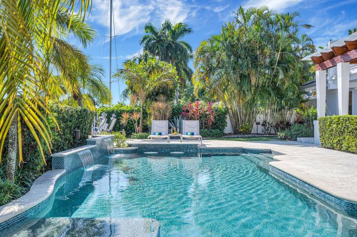Architectural Masterpiece | Waterfront | Nurmi Key gallery image 5