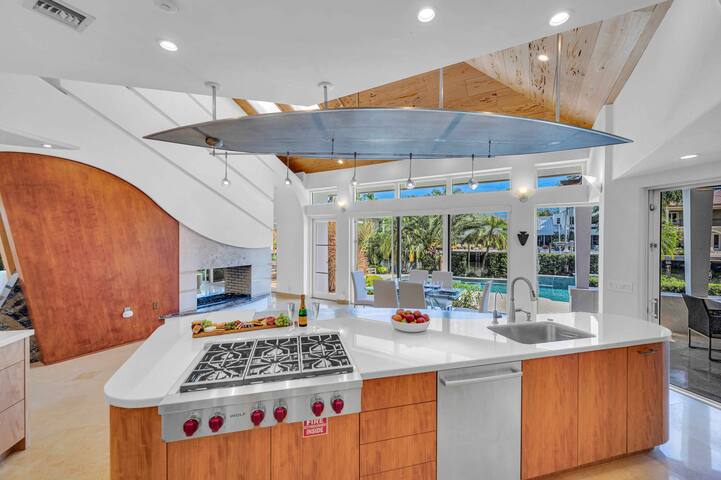 Architectural Masterpiece | Waterfront | Nurmi Key gallery image 4