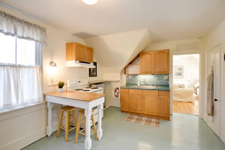 Charming Saco Apartment ~ 4 Mi to the Beach!