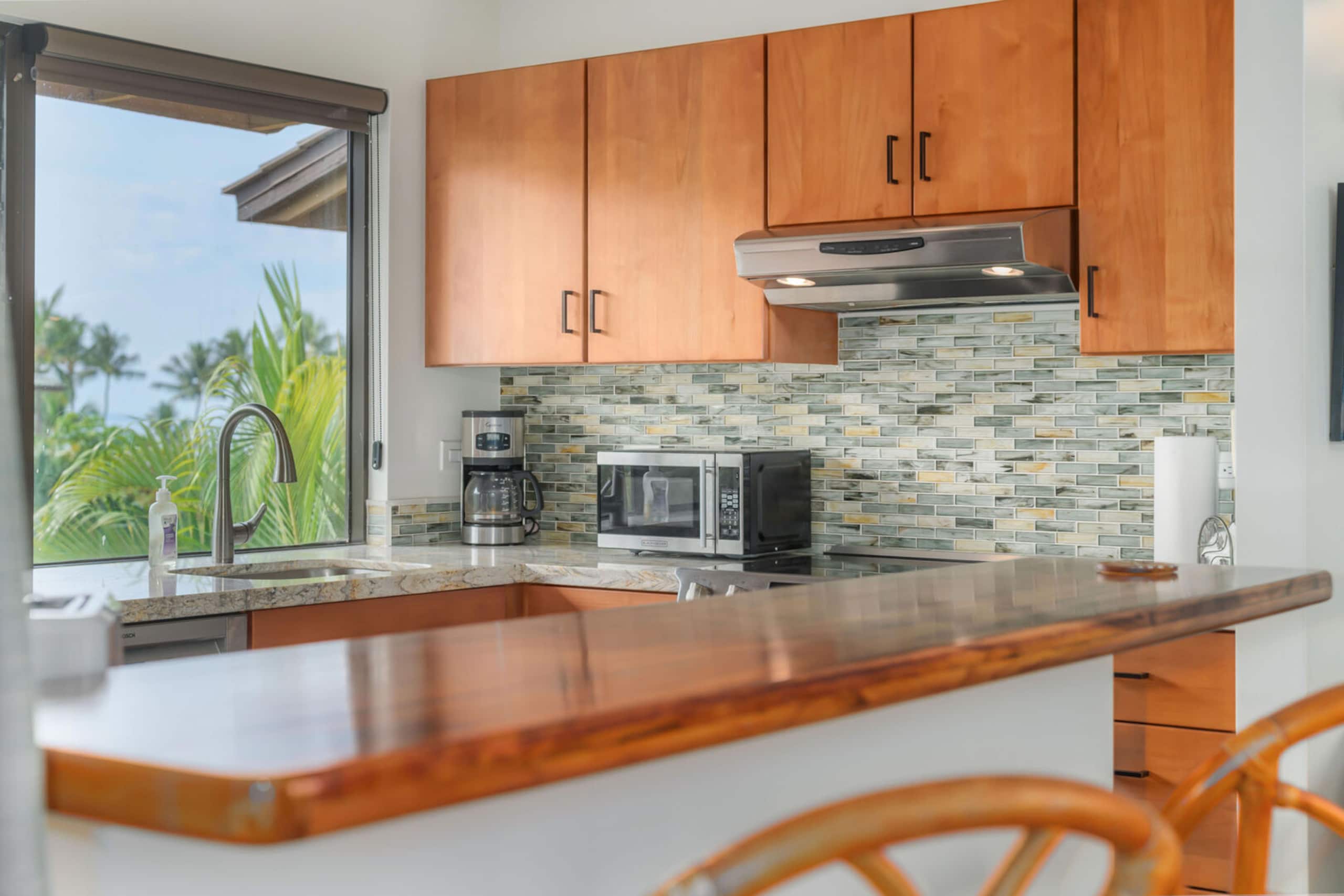 Condo in Kihei · ★4.93 · 1 bedroom · 1 bed · 1 bath - Image 2