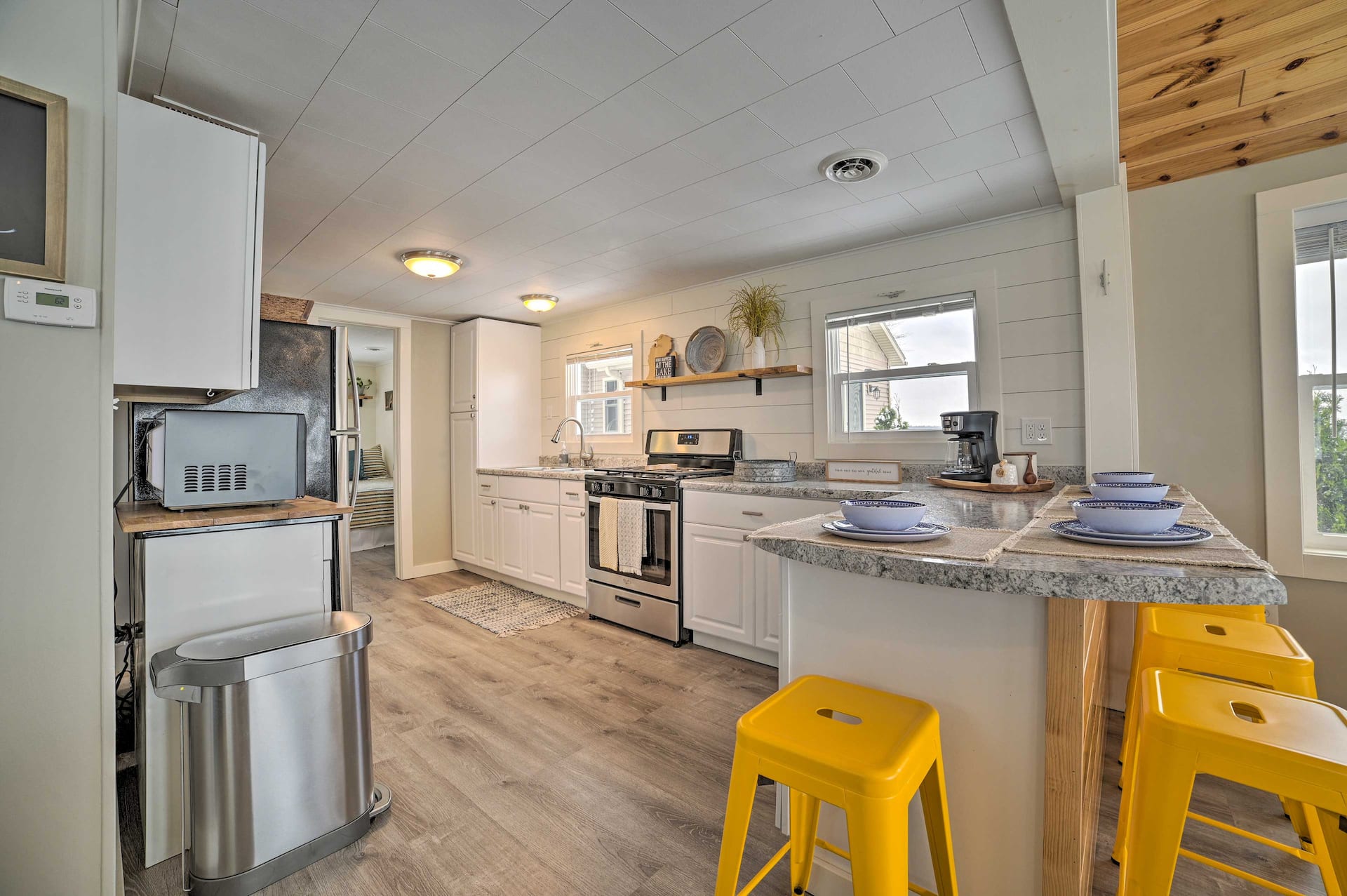 Charming Modern Cottage on Houghton Lake! — photo 2