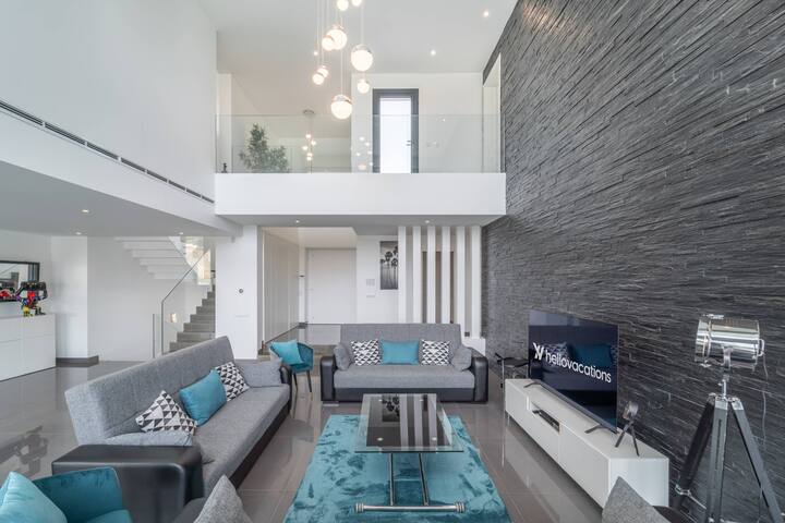 HelloVacations managed Airbnb listing 1