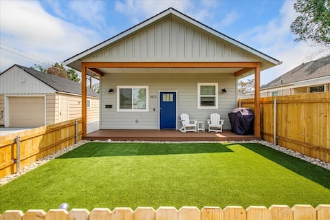 #HabitueHomes - Bronco House