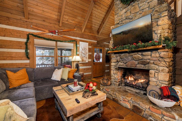Log Cabin-valley/mtn View, 2k/1q, Game Rm, Hot Tub - Blowing Rock, NC