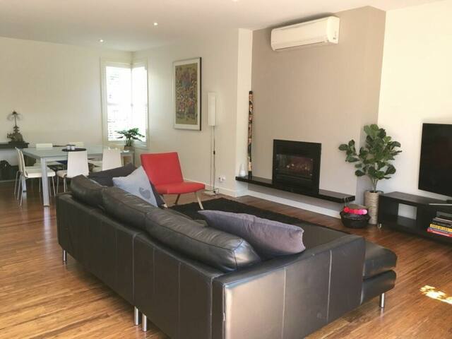 Mornington Town House near the Beach gallery image 5