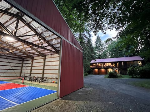 Indoor Pickleball - Pet Friendly, 2 Acres, HotTub!