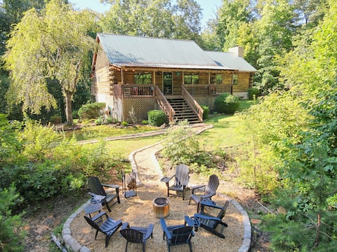 Clyde's Cabin | Firepit, Mtn Views, Pet-Friendly