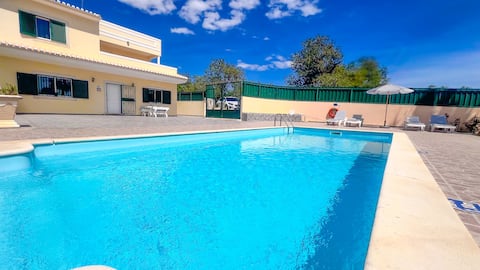 Airbnb em destaque: Villa Pedro by Sunny Deluxe em Ferreiras