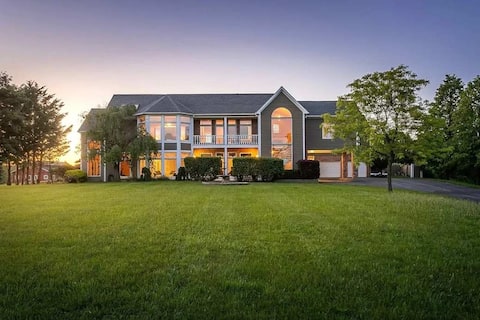 Luxury Lakeview Retreat Hot Tub, Gym & Theatre