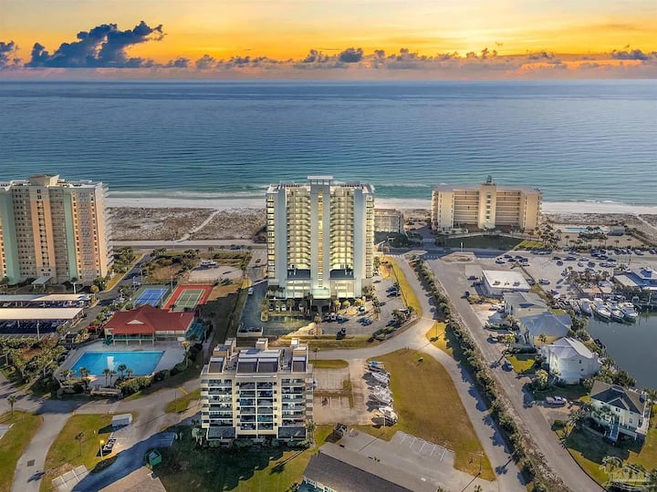 Beauty on the Beach - Emerald Dolphin 1330 - Condominiums for Rent