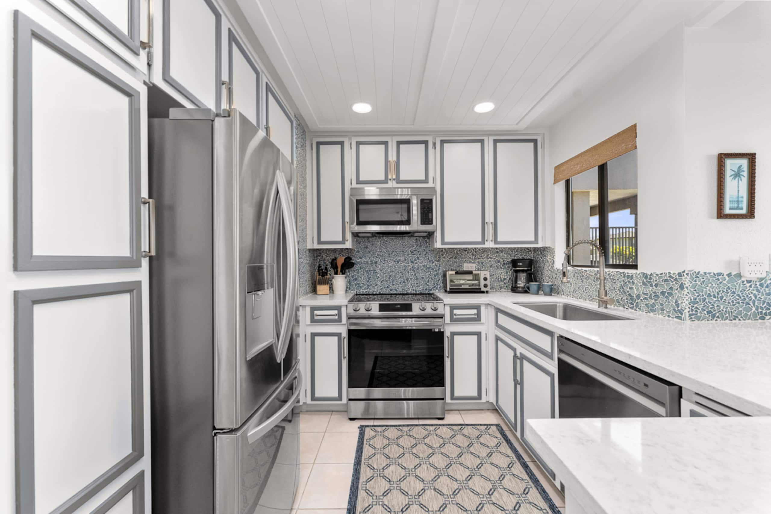 Condo in Lahaina · ★4.96 · 1 bedroom · 2 beds · 2 private baths - Image 5