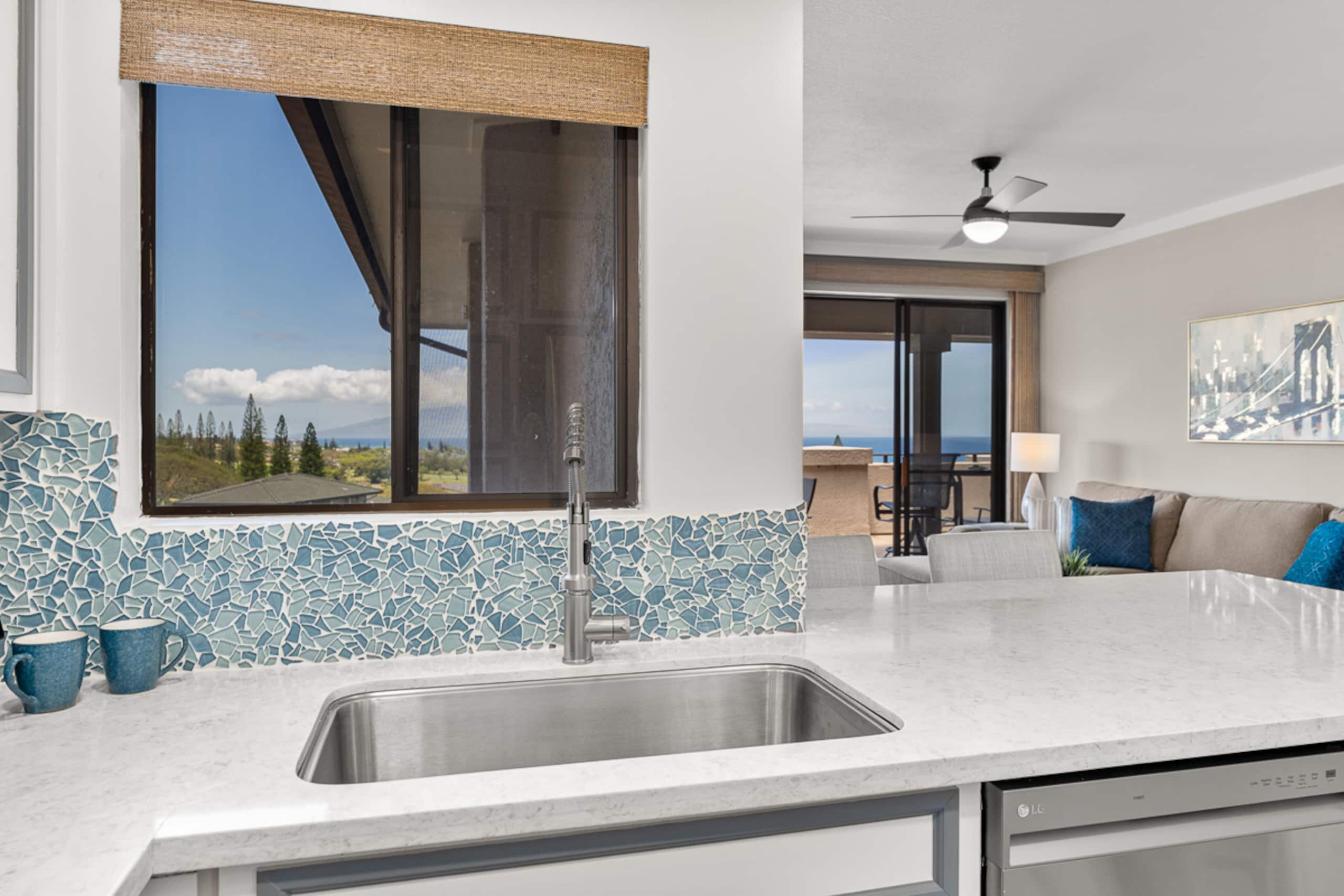 Condo in Lahaina · ★4.96 · 1 bedroom · 2 beds · 2 private baths - Image 7