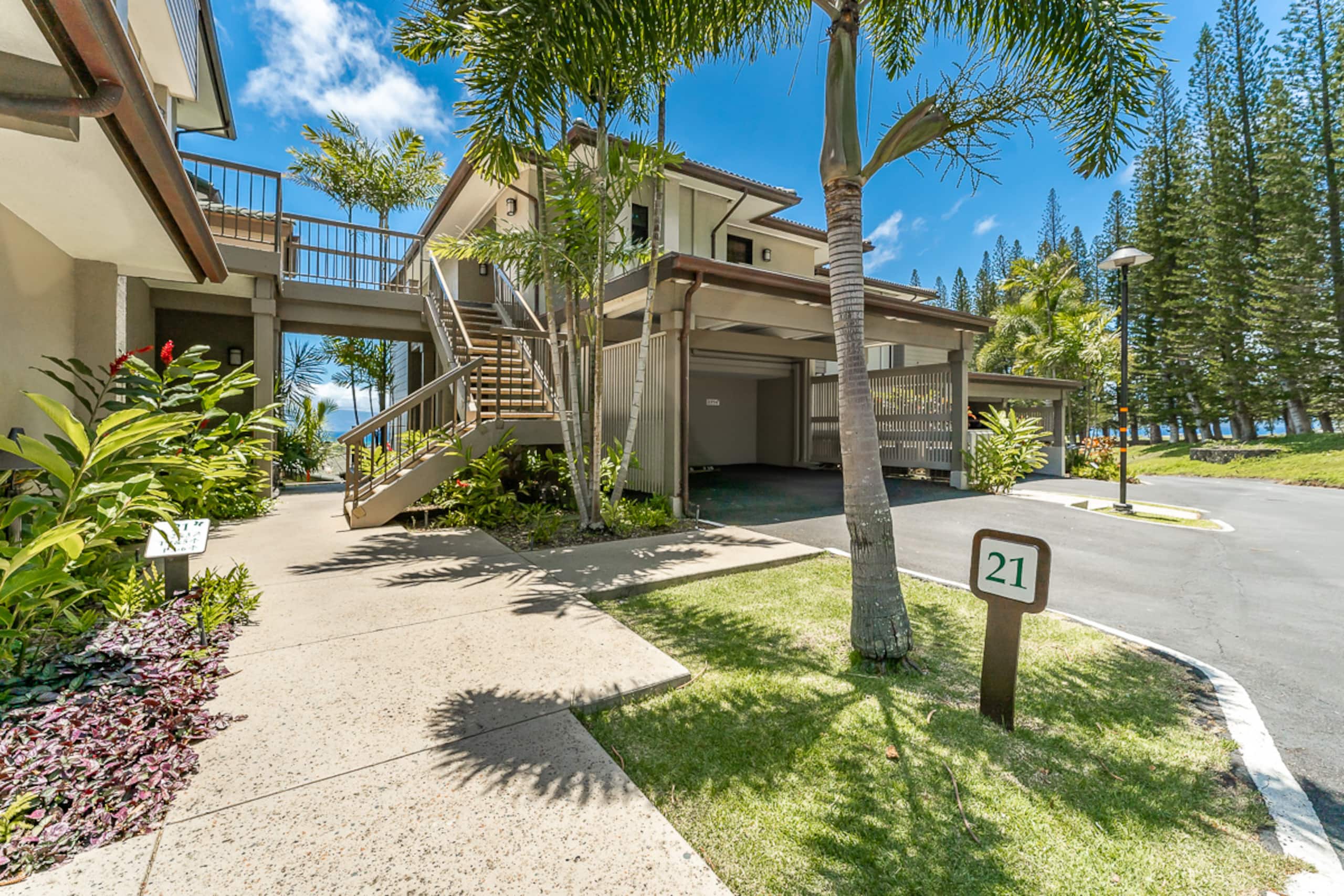 Condo in Lahaina · ★4.96 · 1 bedroom · 2 beds · 2 private baths - Image 48
