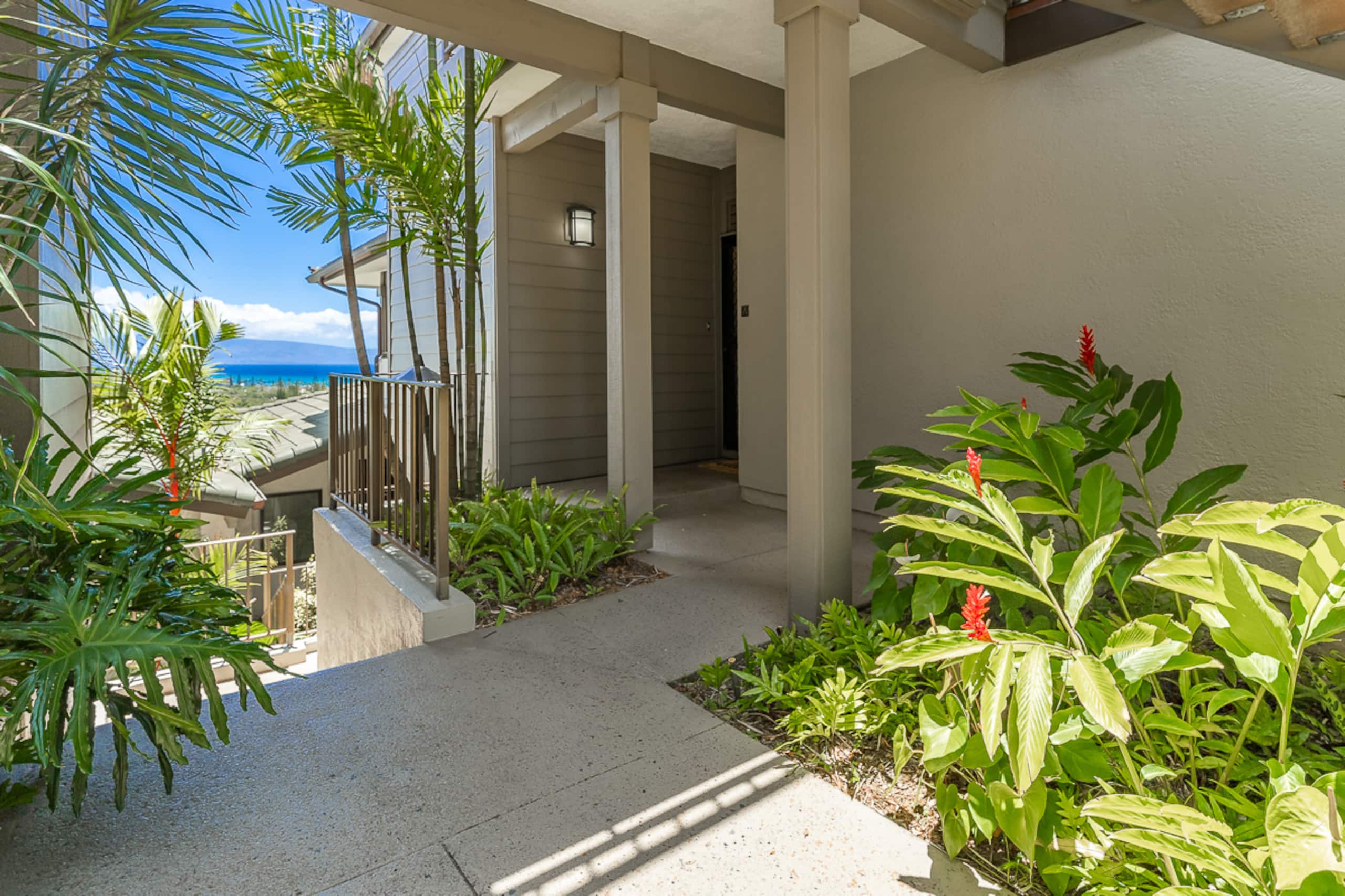 Condo in Lahaina · ★4.96 · 1 bedroom · 2 beds · 2 private baths - Image 47