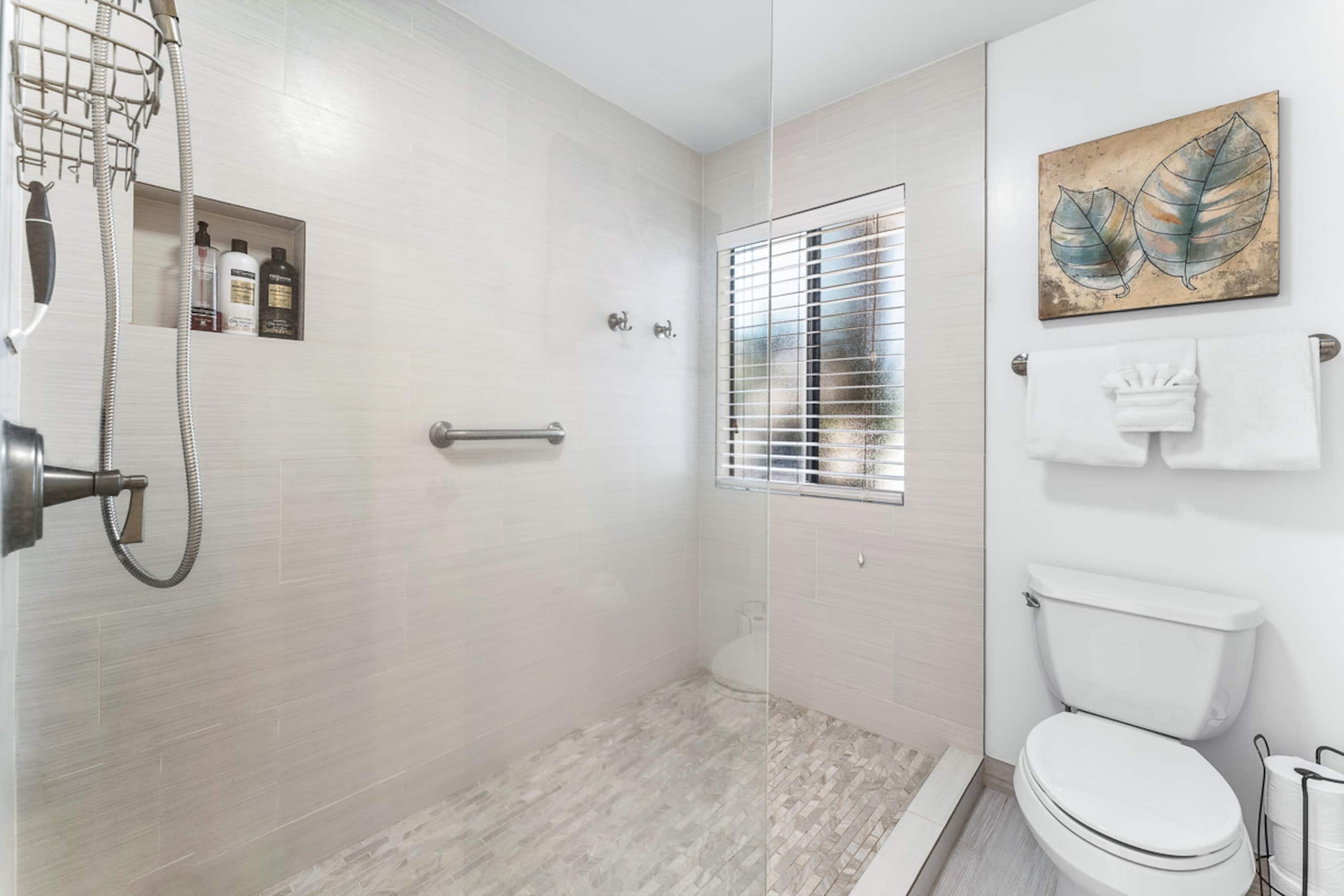Condo in Lahaina · ★4.96 · 1 bedroom · 2 beds · 2 private baths - Image 24