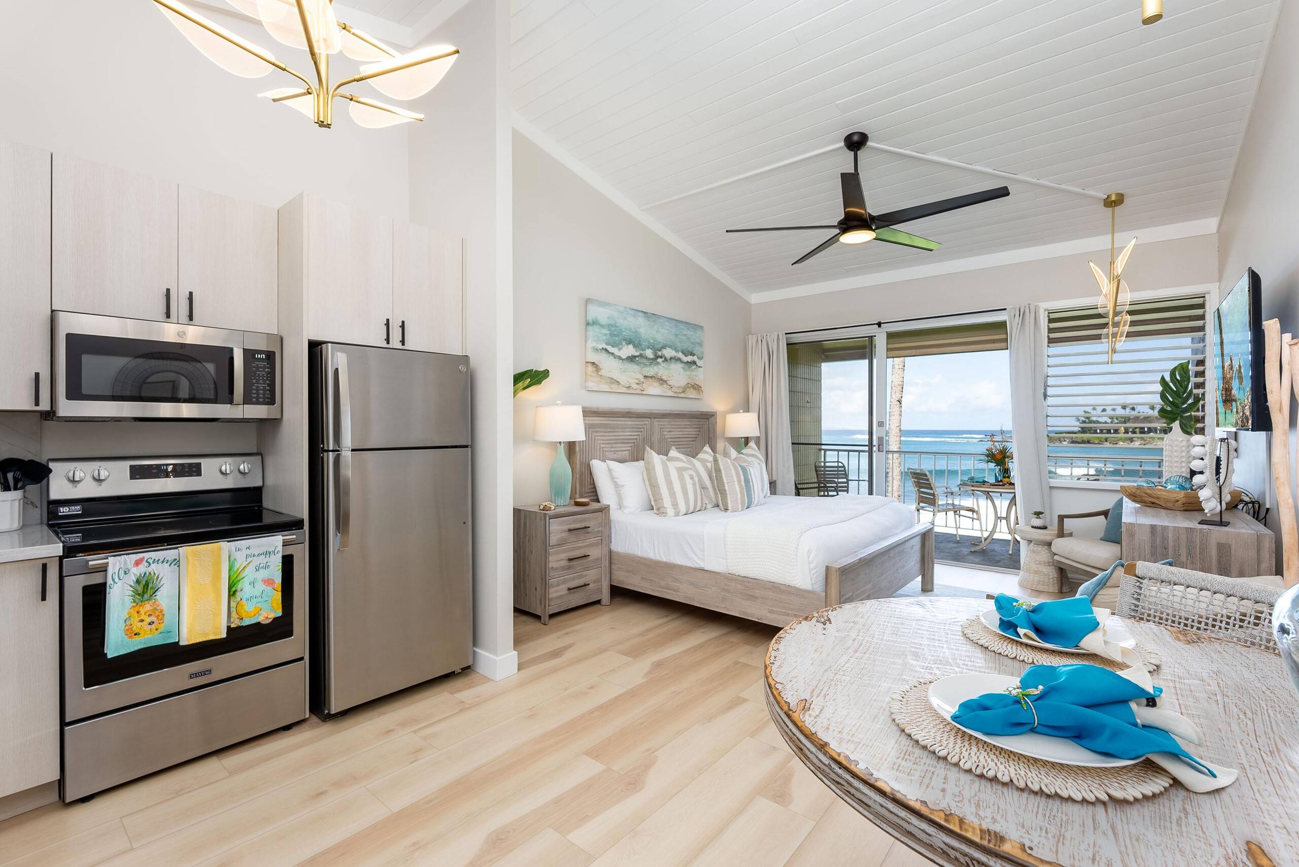 Condo in Lahaina · ★4.88 · Studio · 1 bed · 1 bath - Image 9