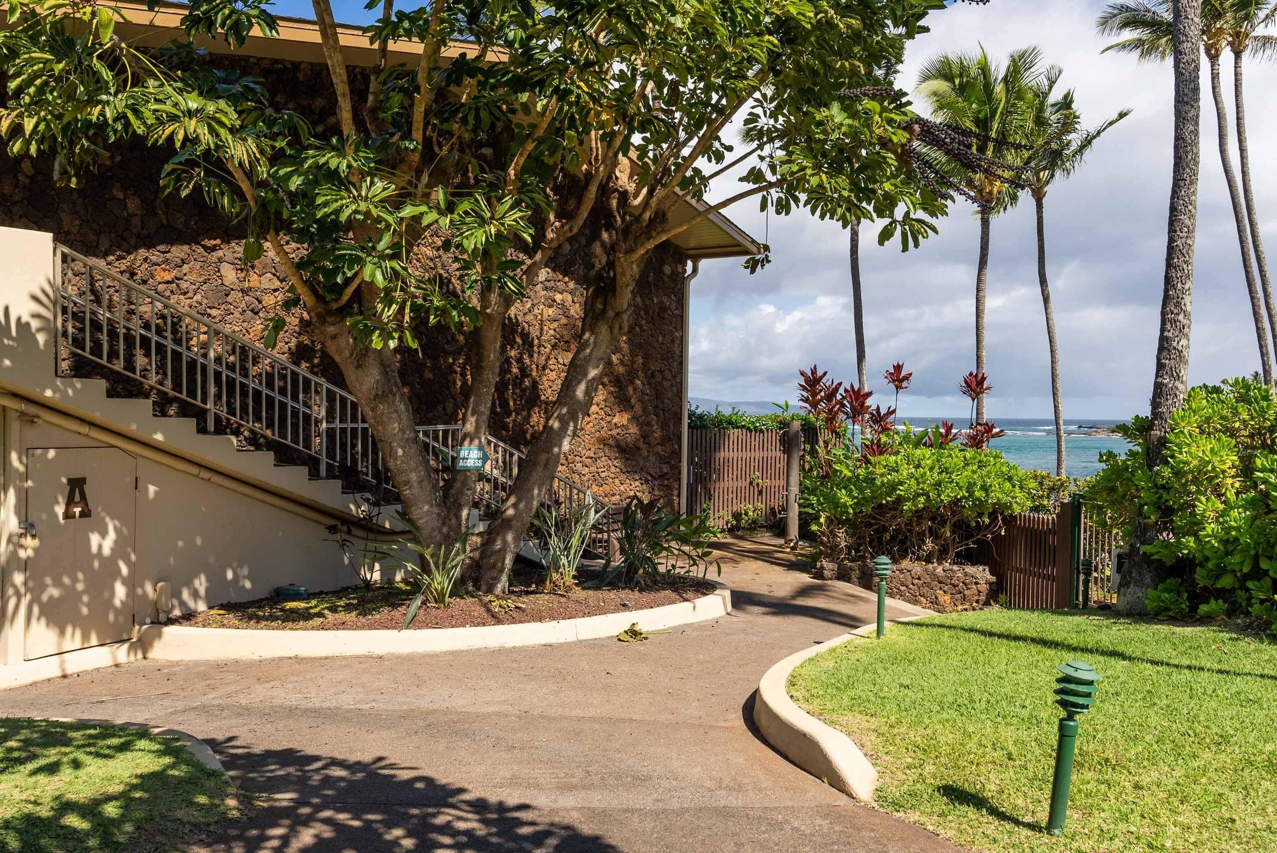 Condo in Lahaina · ★4.88 · Studio · 1 bed · 1 bath - Image 31