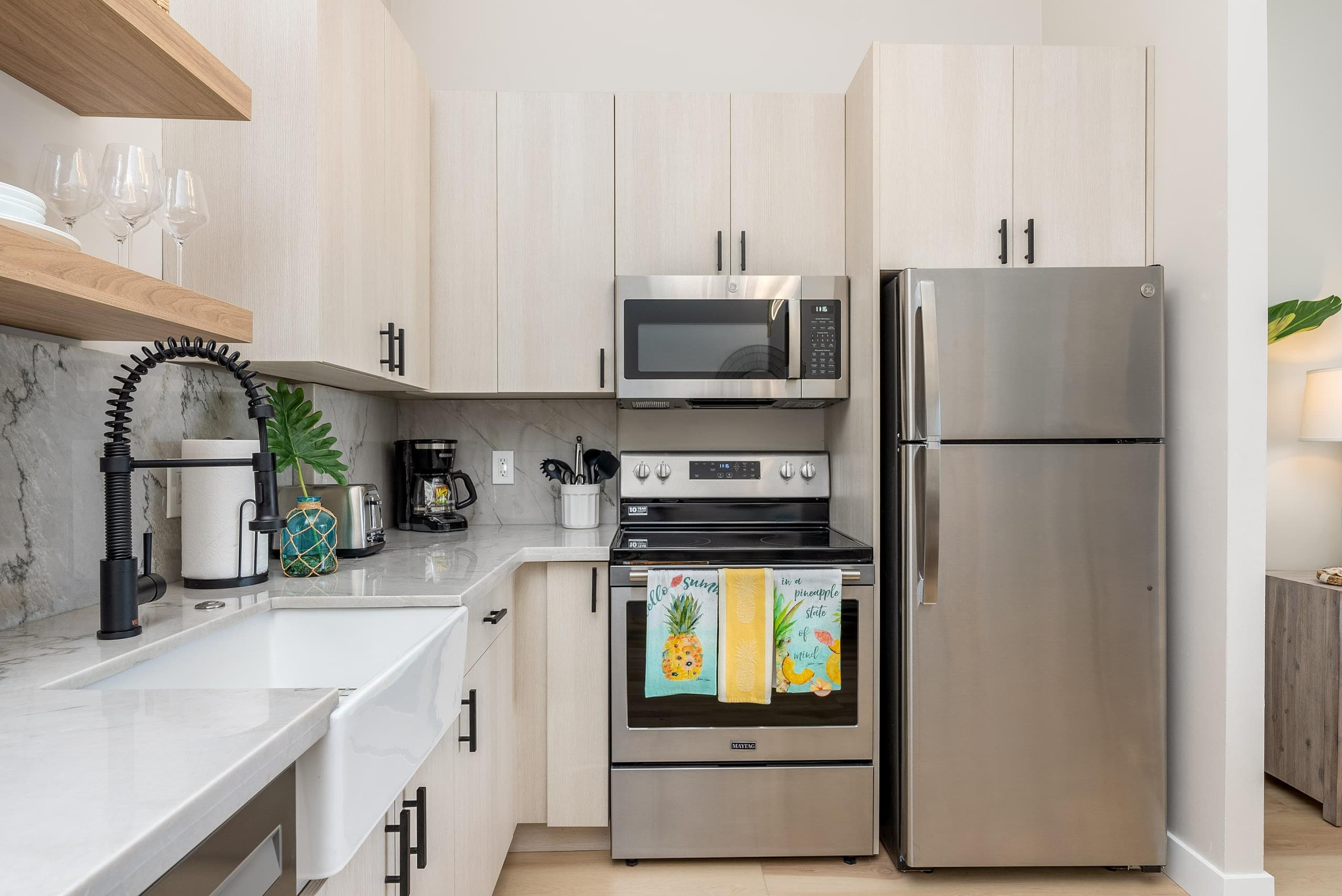 Condo in Lahaina · ★4.88 · Studio · 1 bed · 1 bath - Image 12