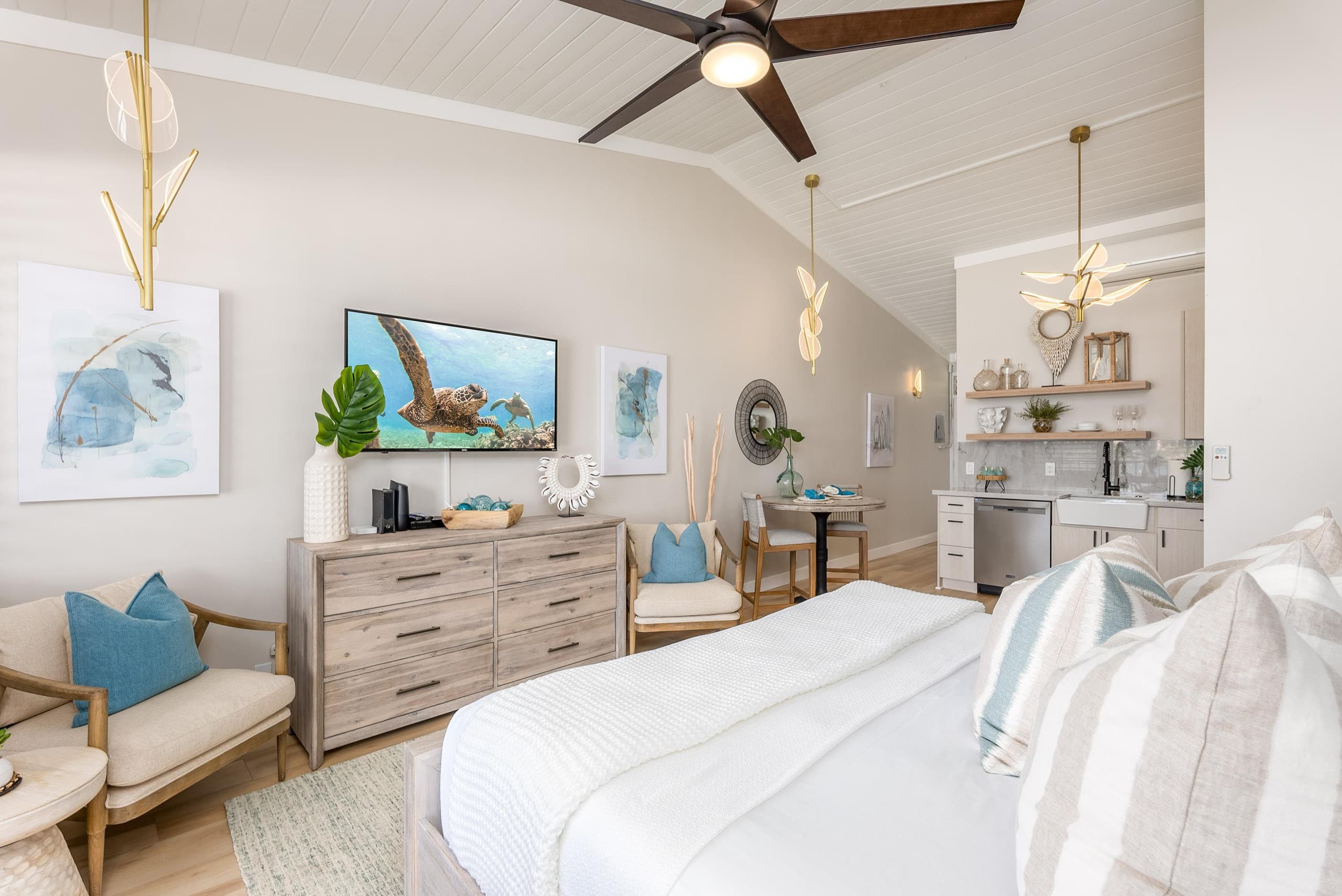Condo in Lahaina · ★4.88 · Studio · 1 bed · 1 bath - Image 18