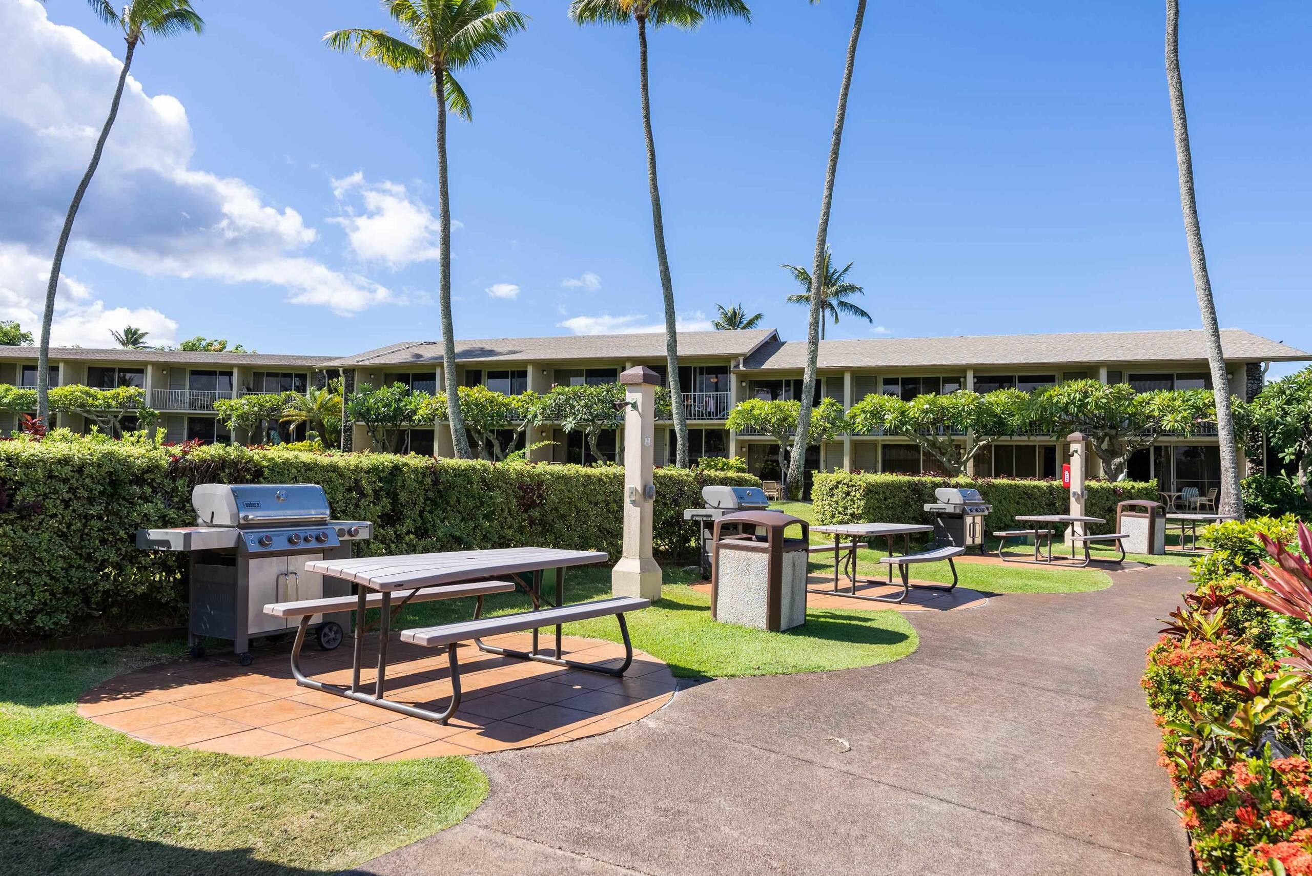 Condo in Lahaina · ★4.88 · Studio · 1 bed · 1 bath - Image 39