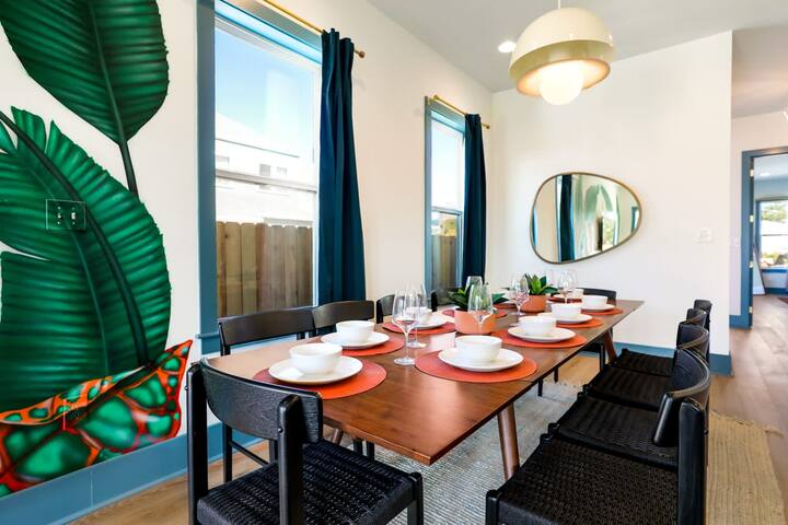 Modern Urban Oasis w/ Heated Pool, Patio & Parking gallery image 3