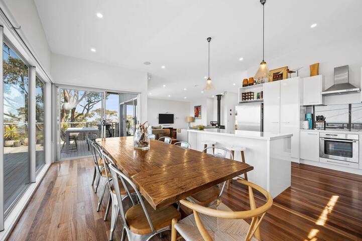 Beach Comber gallery image 3