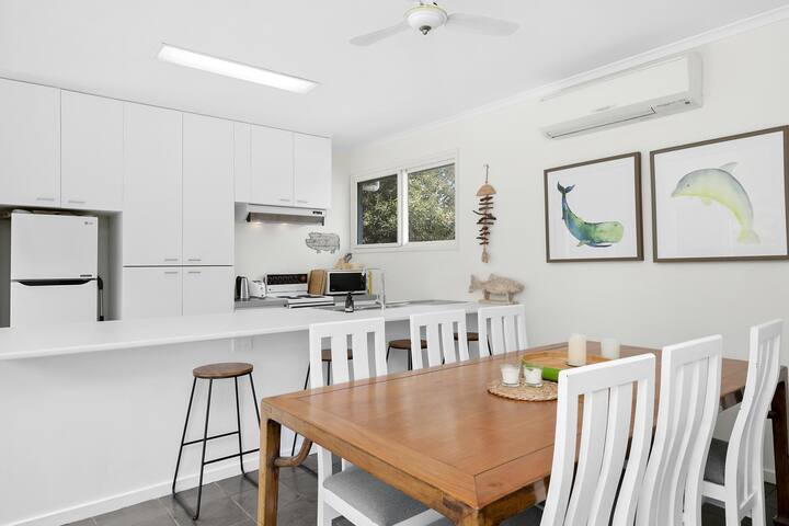 Hitchcock Holiday House gallery image 5