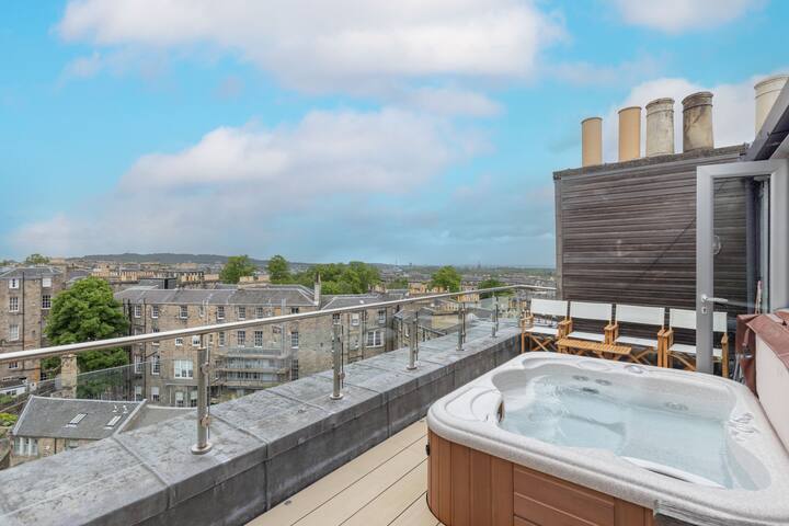 Beautiful Penthouse with Terrace & Jacuzzi gallery image 4