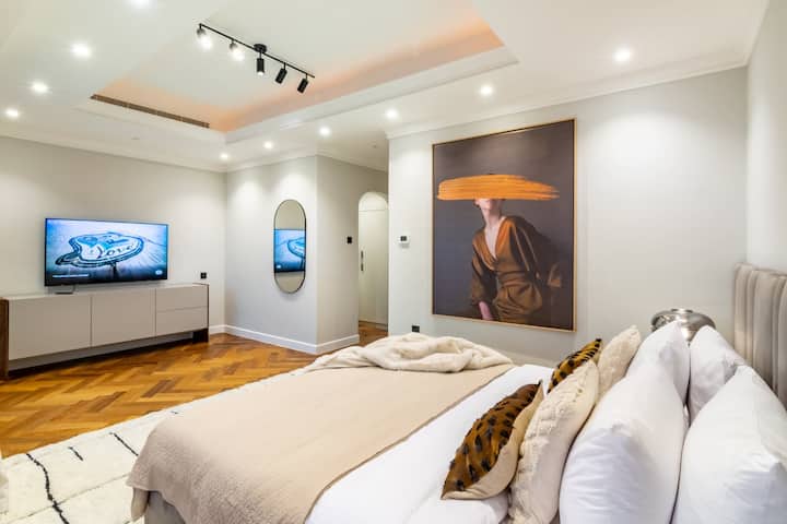 King Suite with walk in wardrobes and ensuite