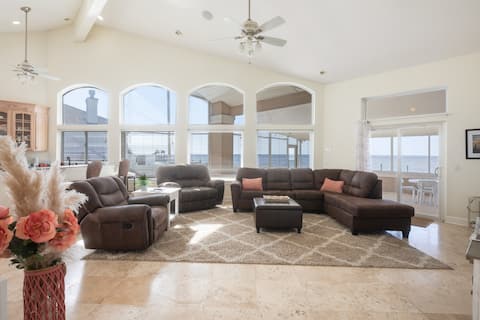 Top performing Airbnb: Pensacola Bay Dreams - private pool, best view! in Midway