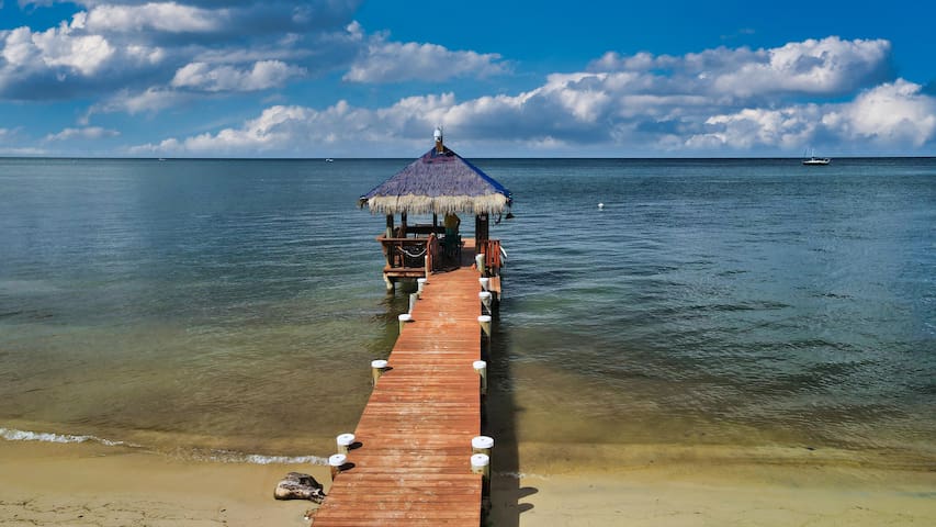 Roatan Property Management managed Airbnb listing 2