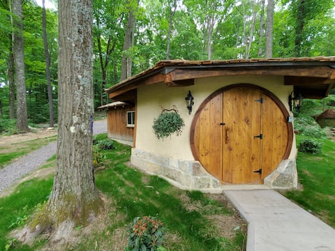 The Hobbit House - Romance Straight From The Shire